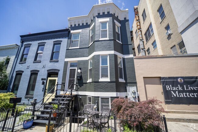Building Photo - 1928 10th St NW