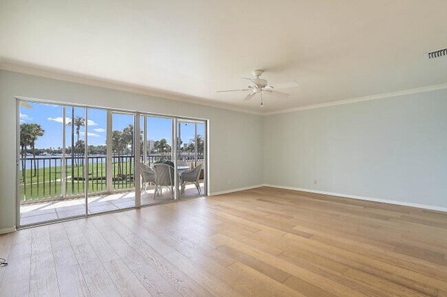 Foto del edificio - 300 Intracoastal Pl