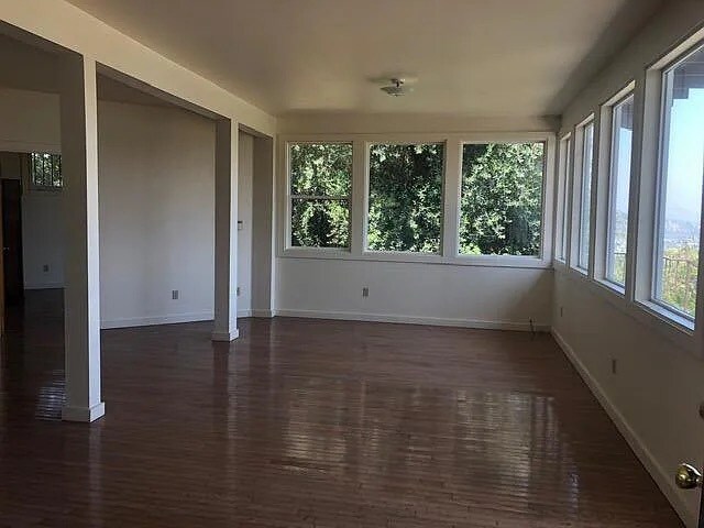 Foto del edificio - 2111 Hanscom Dr