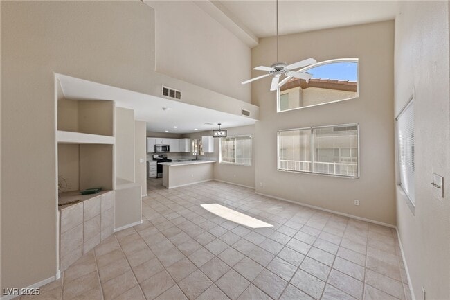 Foto del edificio - 8025 Cherish Ave