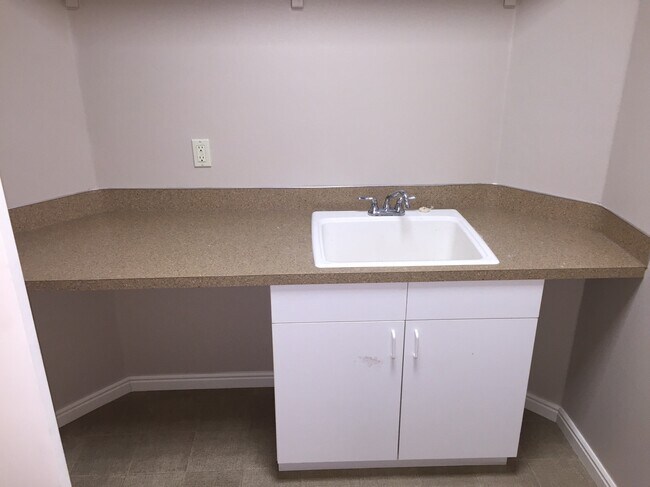Building Photo - 5391 N Fox Run Way