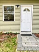 Building Photo - 34 Roe Ave