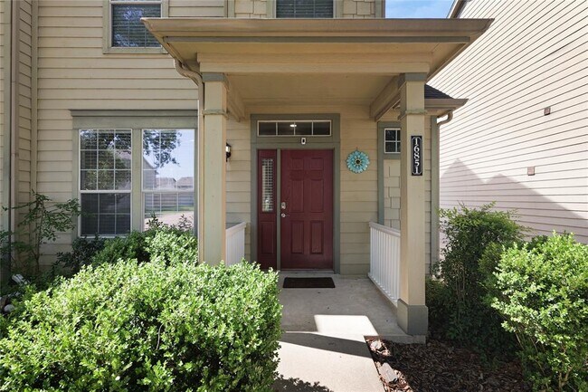 Building Photo - 16851 Mammoth Springs Dr