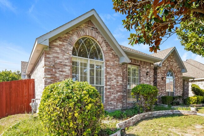 Building Photo - 440 Saddle Head Dr