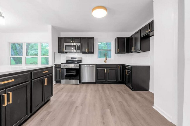 Building Photo - 2932 Valley Ridge Dr