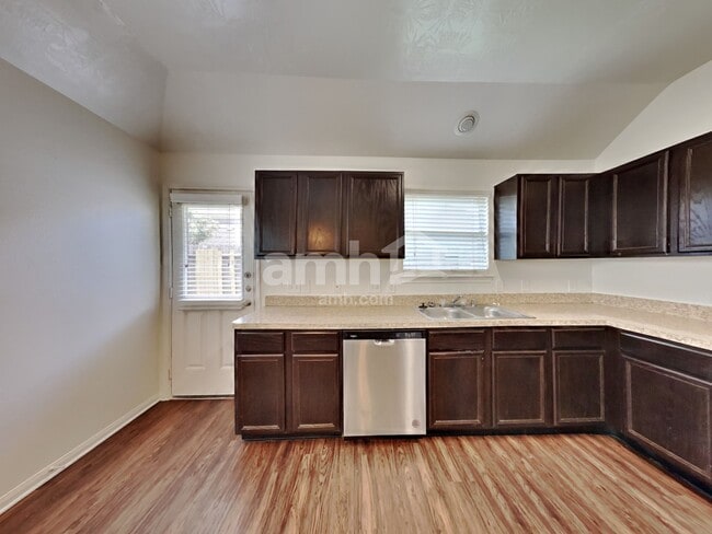 Building Photo - 12035 Jillian Crossing Dr