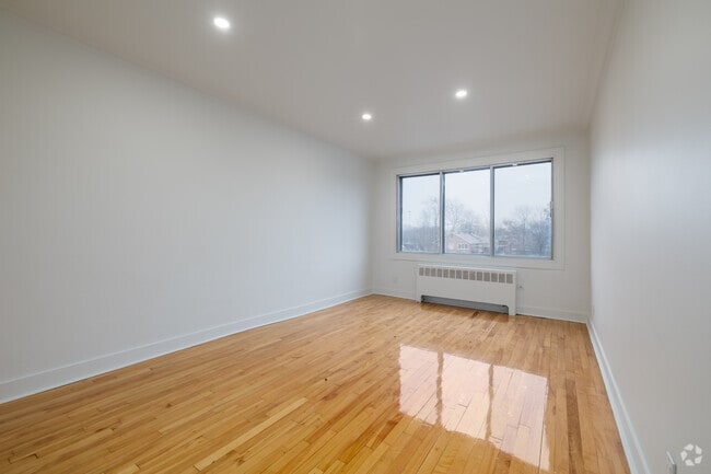 2BR, 1BA - Living Room - 7211 Av Fielding