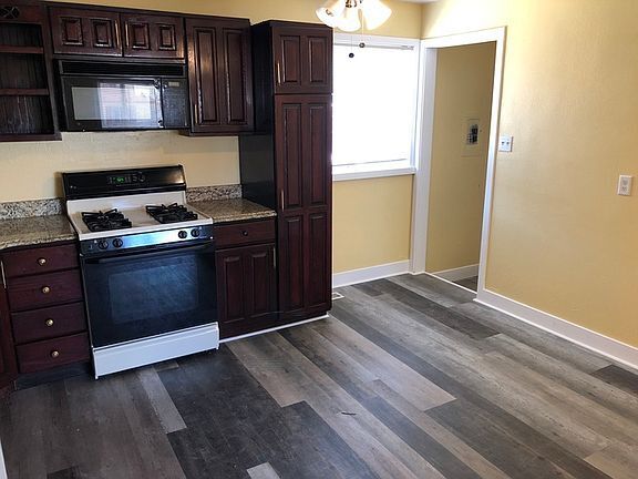 Building Photo - beautiful 4 bedroom 2 bathroom
