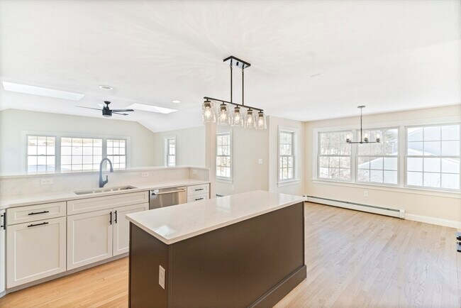 Foto del edificio - 21 Hodgkins Dr