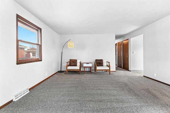 Building Photo - 1730 S Madison St