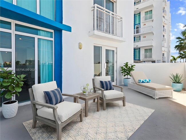 Building Photo - 7600 Collins Ave