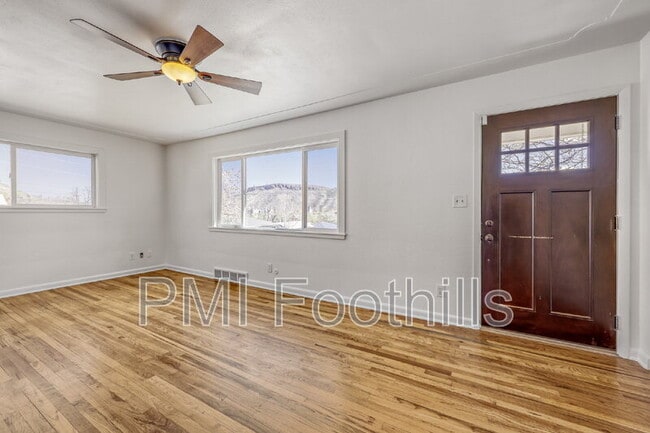 Building Photo - 700 5th St