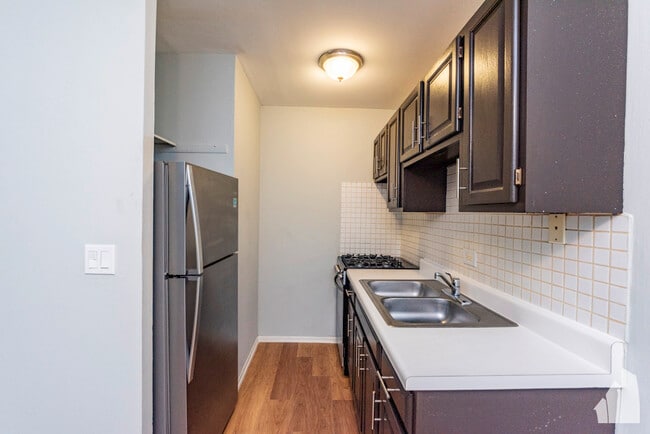 Building Photo - 4611 N Beacon St