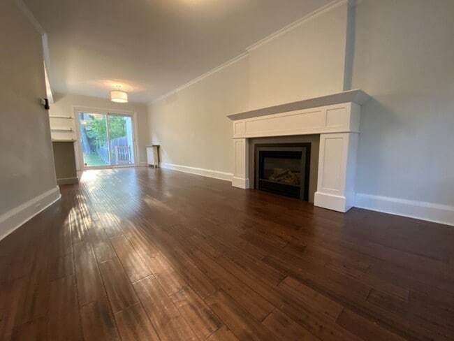 Building Photo - 22 Lorindale Ave