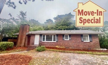 Building Photo - 240 Oakcrest Dr