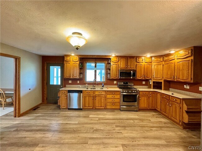 Foto del edificio - 5221 Hill Rd