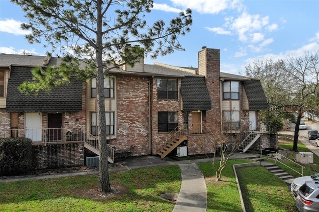 Building Photo - 2203 Place Rebecca Ln