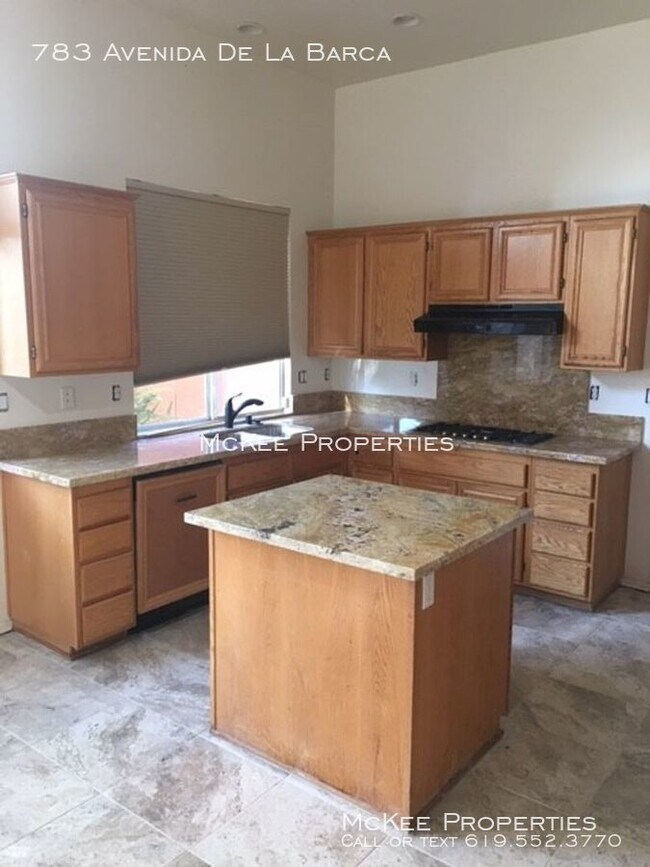 Foto del edificio - 783 Avenida De La Barca