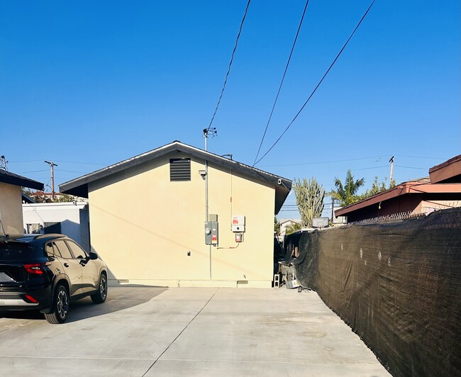 Building Photo - 731 S Bonnie Beach Pl