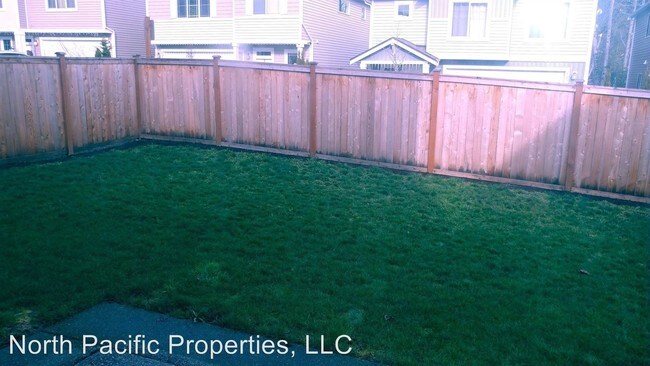 Building Photo - 3 br, 2.5 bath House - 925 138th Pl SW