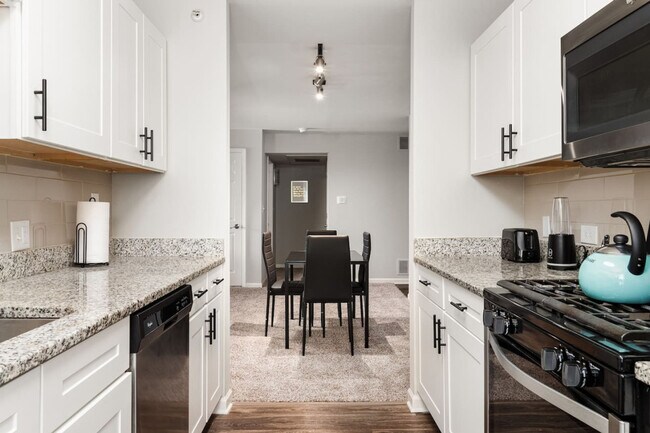 Building Photo - 149 Woodlake Blvd