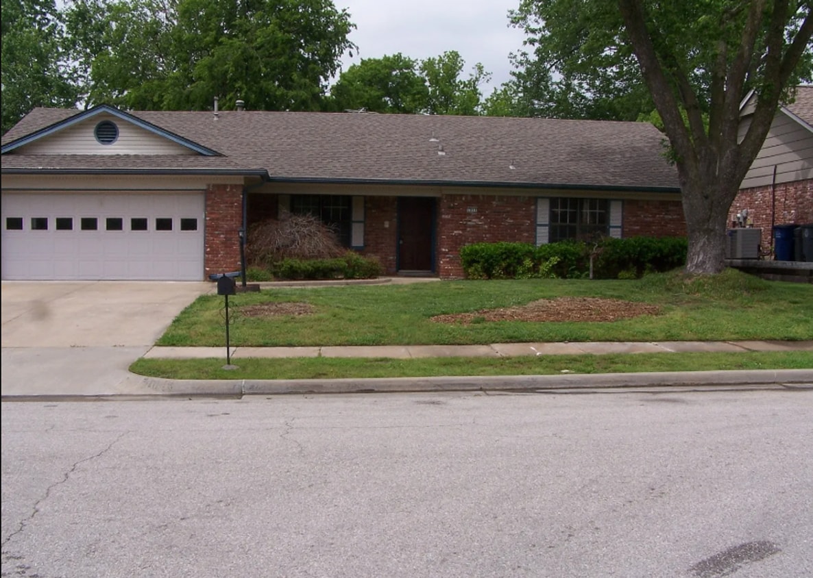 Primary Photo - 3 Bed | 2 Bath in Central Tulsa!