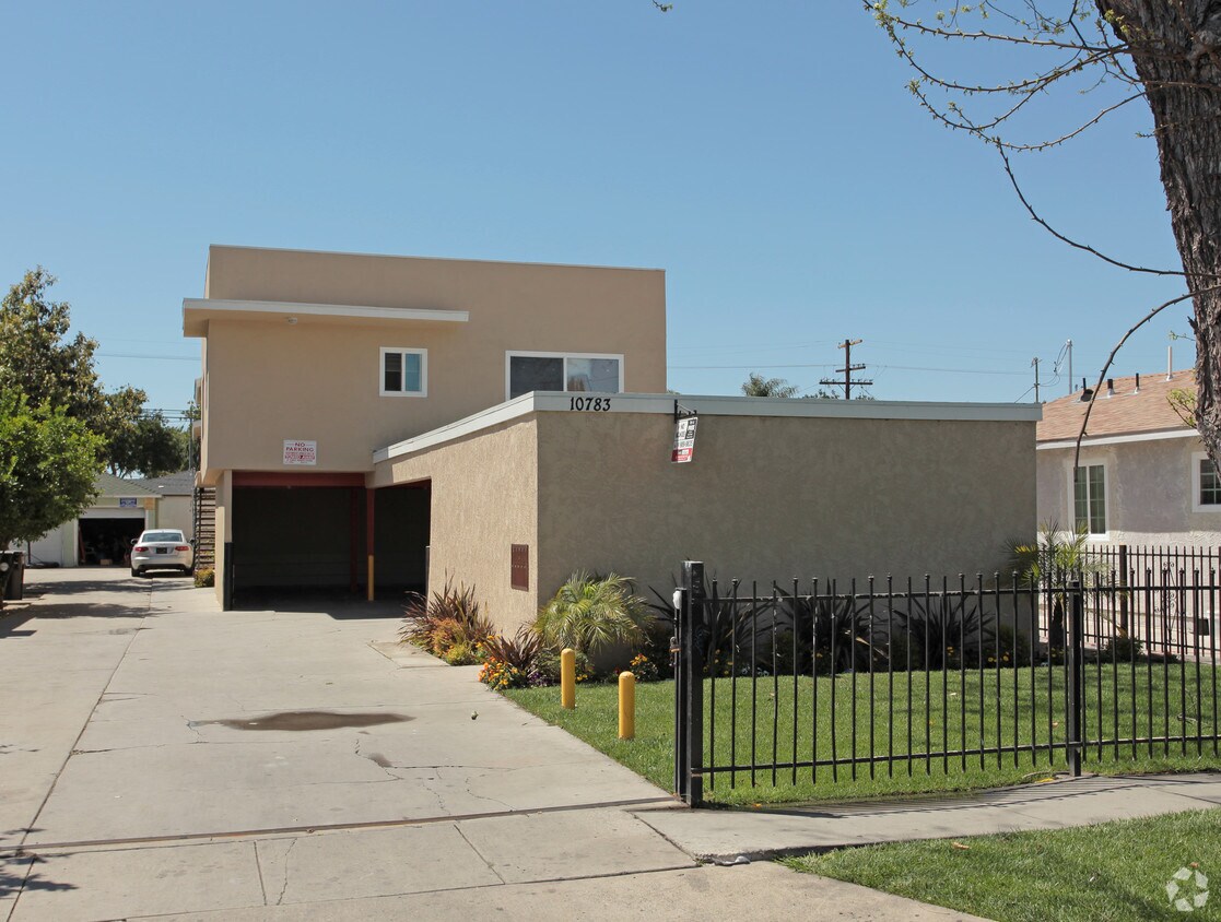 Primary Photo - 10783 Barlow Ave