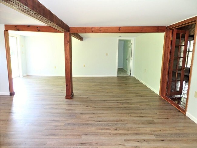 Building Photo - 146 Rose Hill Rd