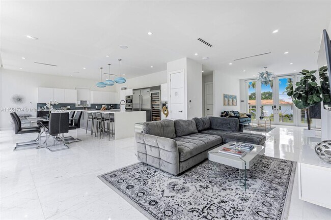 Foto del edificio - 1090 NE 84th St