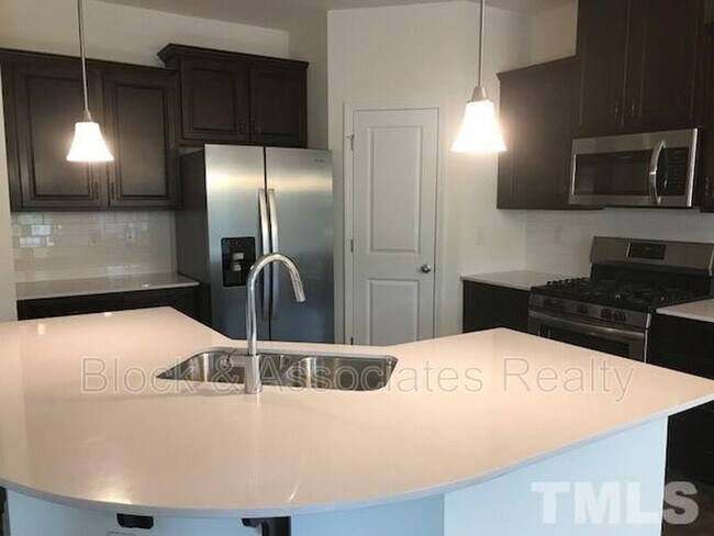 Foto del edificio - 6039 Beale Loop