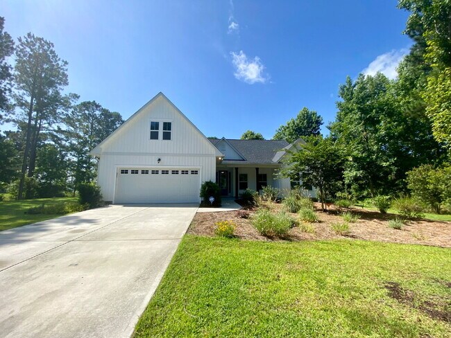 Foto del edificio - Welcome to Lake Life! Four Bedroom, Single...