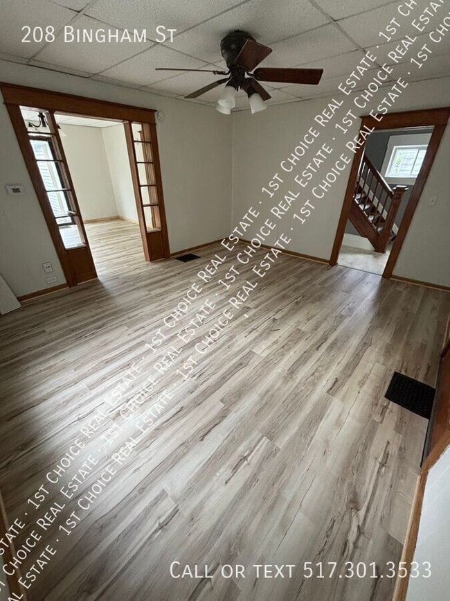 Photo - 208 Bingham St House