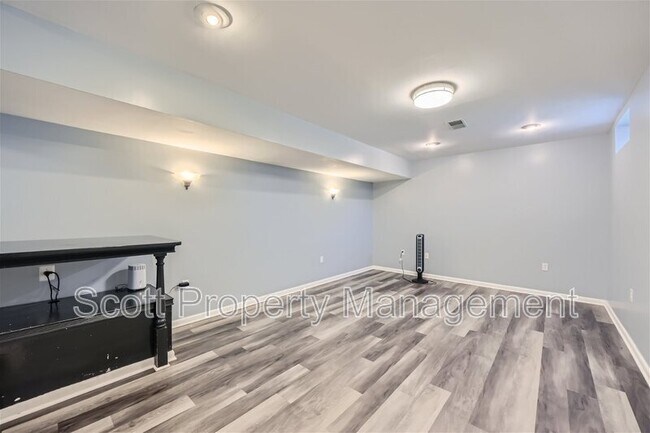 Building Photo - 813 Lindsey Manor Ln