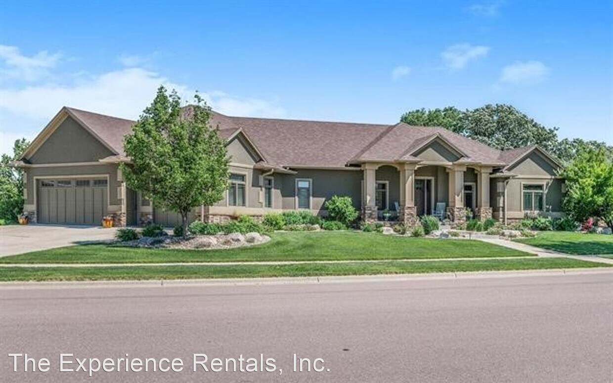 Primary Photo - 4 br, 3 bath House - 908 S Scarlet Oak Trail