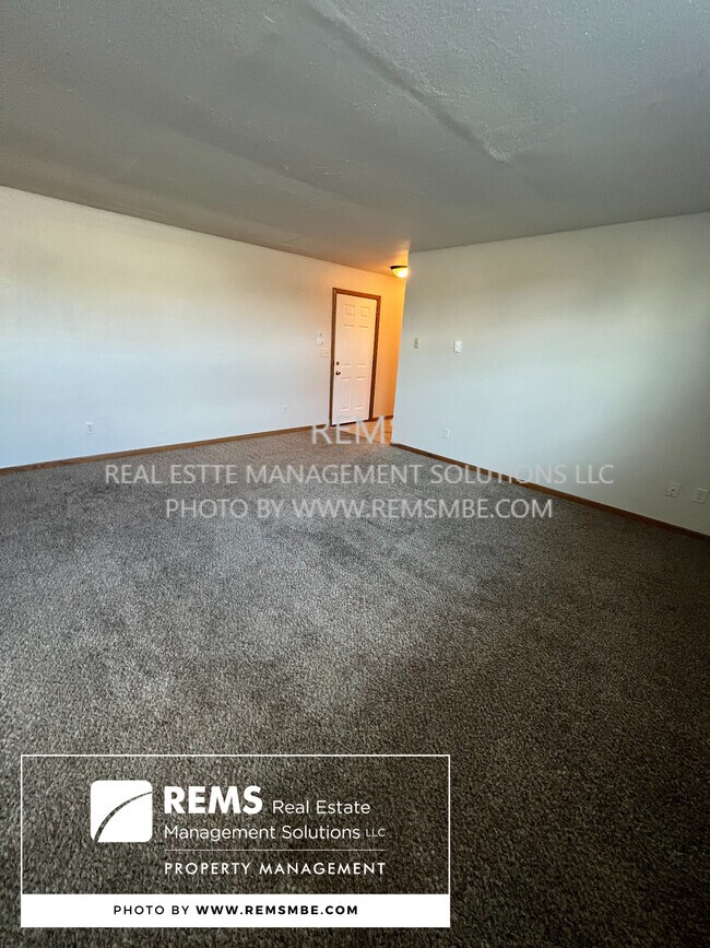 Foto del edificio - Golden Eagle Apartments