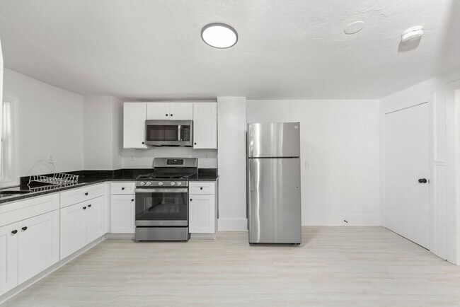 Building Photo - 21 Main St