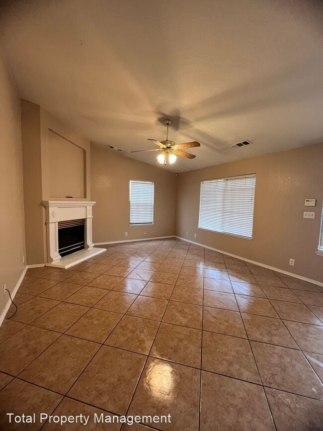 Building Photo - 3 br, 2 bath House - 1825 Modoc Ave