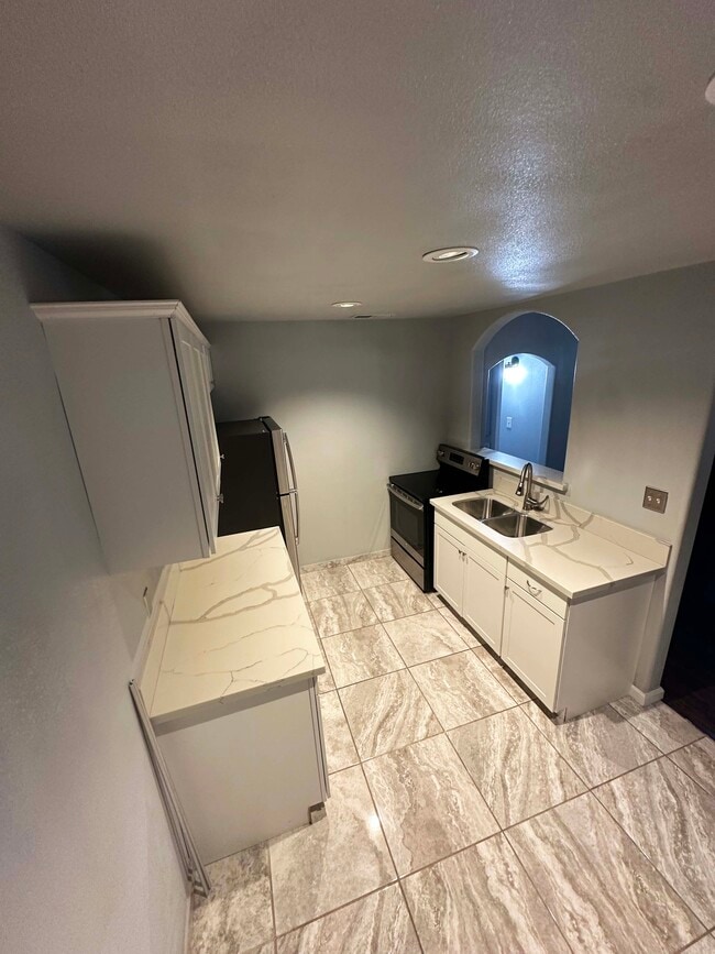 Building Photo - 506 McKellar Cir