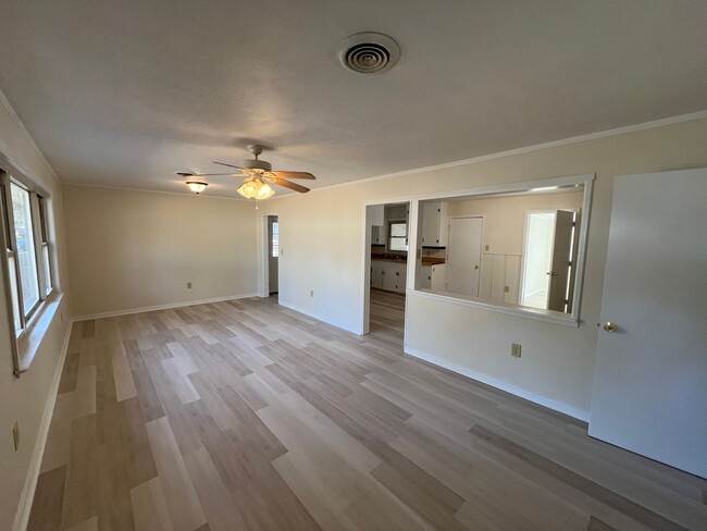 Building Photo - Move-In Special/Half Off First Months Rent!