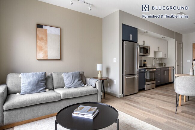 Foto del edificio - 1550 Soldiers Fld Rd