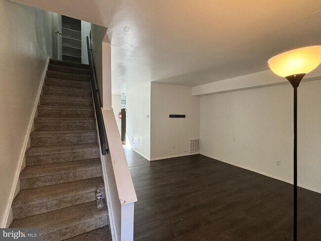 Foto del edificio - 2404 Bayberry Ct