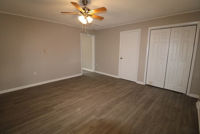 Building Photo - 5525 Craven Ln