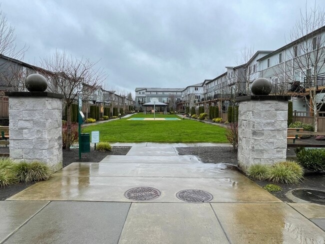 Building Photo - Stunning 3 bedroom 2.5 bathroom Townhome in Bothell!
