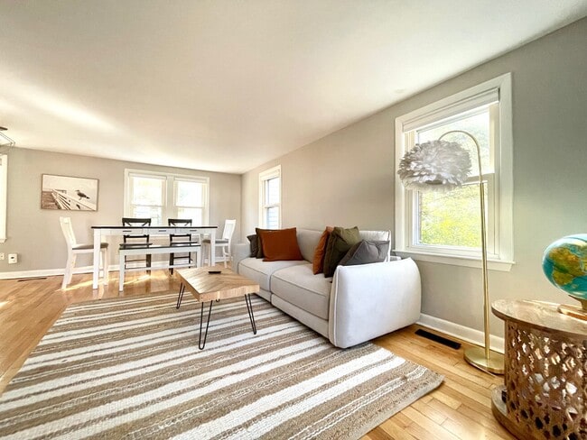 Building Photo - 13 Krampf Cir