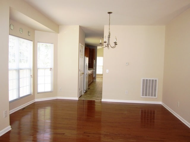Building Photo - 4 Bed, 2.5 Bath home in cul-de-sac with ma...