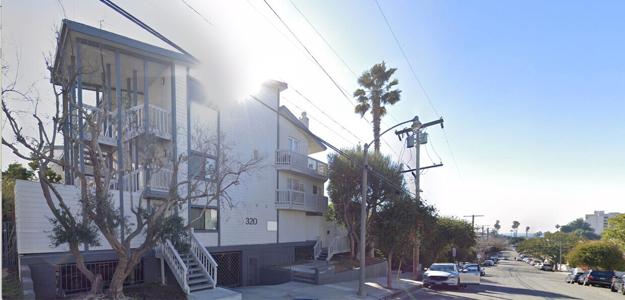 Building Photo - 320 Pacific St