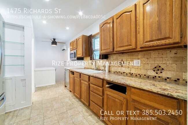 Building Photo - 2 bedroom, multi-level home in Salt Lake C...