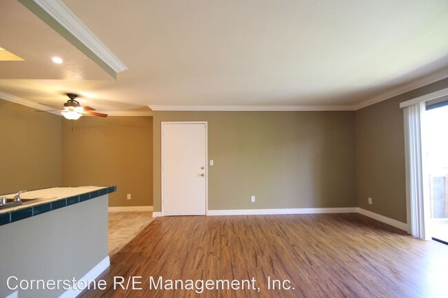Building Photo - 2532 Huntington Dr