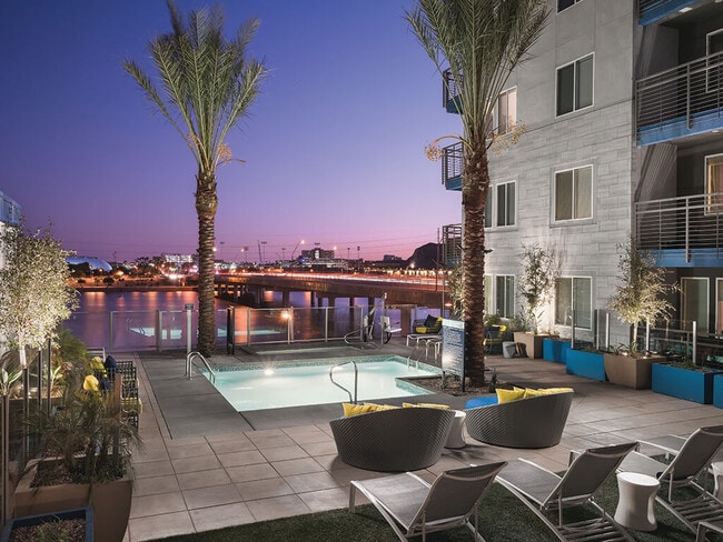 Building Photo - Norte Town Lake Apartments