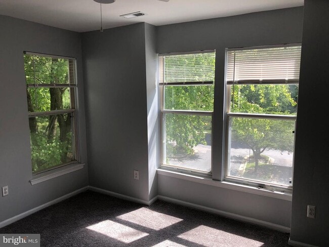 Foto del edificio - 11510 Little Patuxent Pkwy